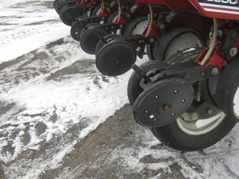 Planting Equipment  White 6346 Planter  Photo